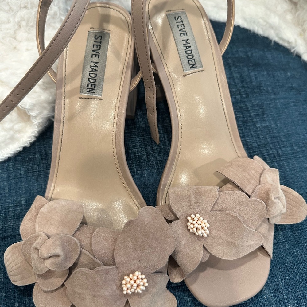 Steve Madden Tan Heels with Floral Embellishments
